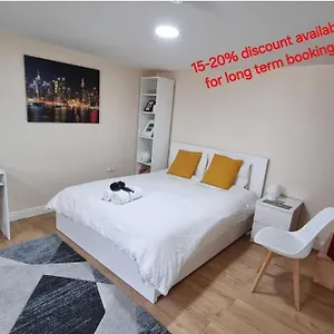Lovely Studio-flat With Free Parking, Free Wifi. , Leeds (West Yorkshire) United Kingdom